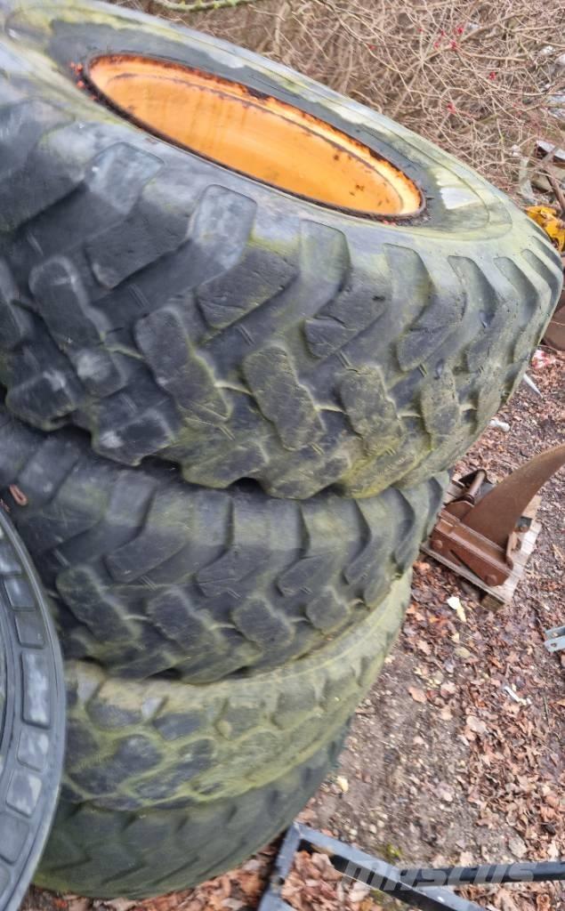  Dæk og fælg Case 721 Utovarivači na točkove