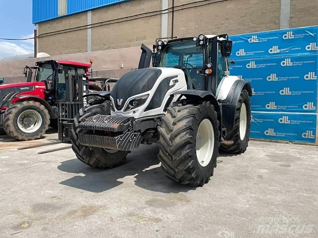 Valtra T174E Traktori