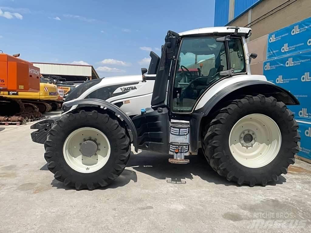 Valtra T174E Traktori