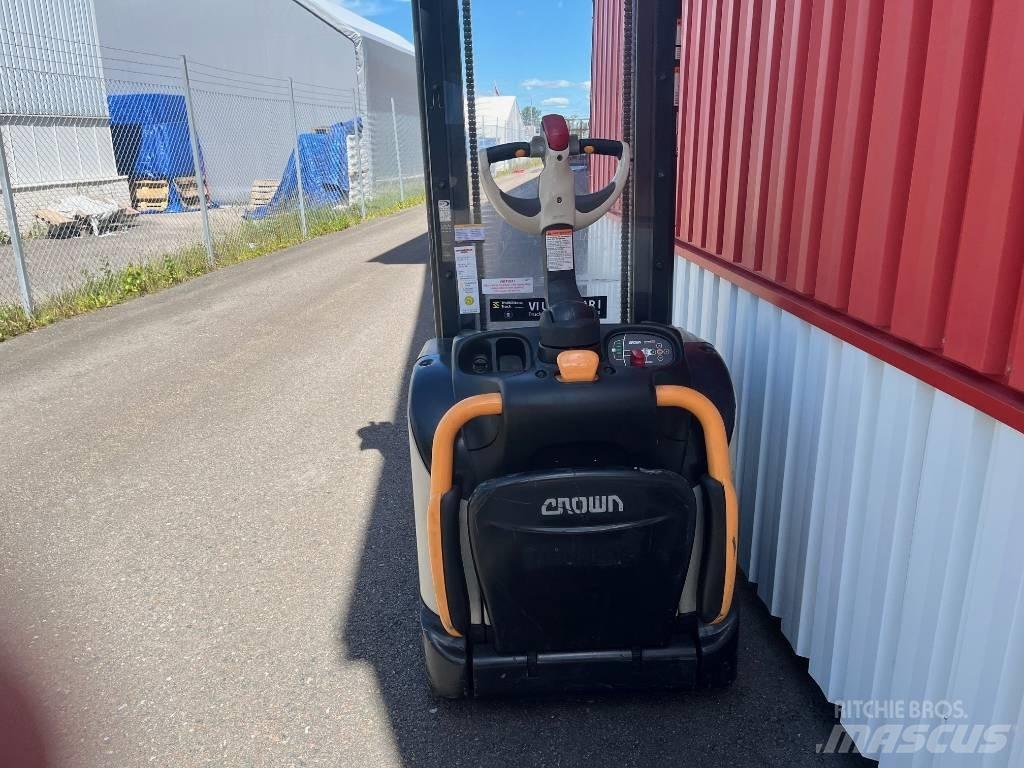 Crown ET4000-1.2 Ručni električni viljuškar