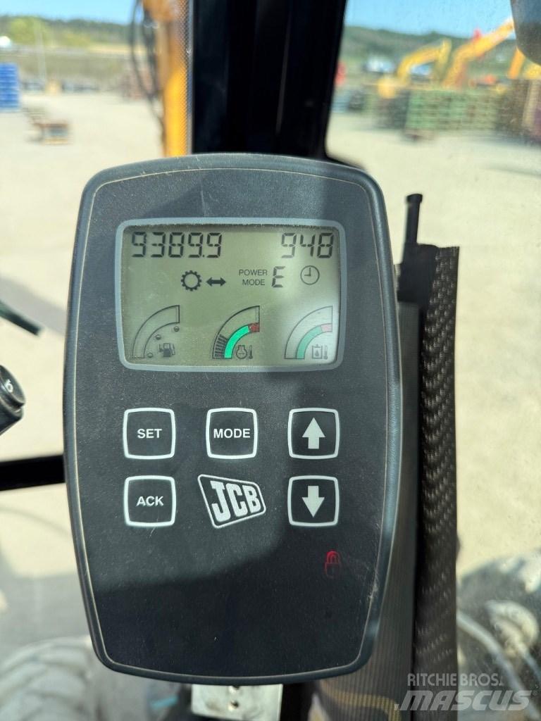 JCB JS 145 W Bageri točkaši