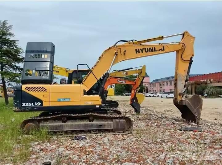 Hyundai 225LVS Bageri guseničari