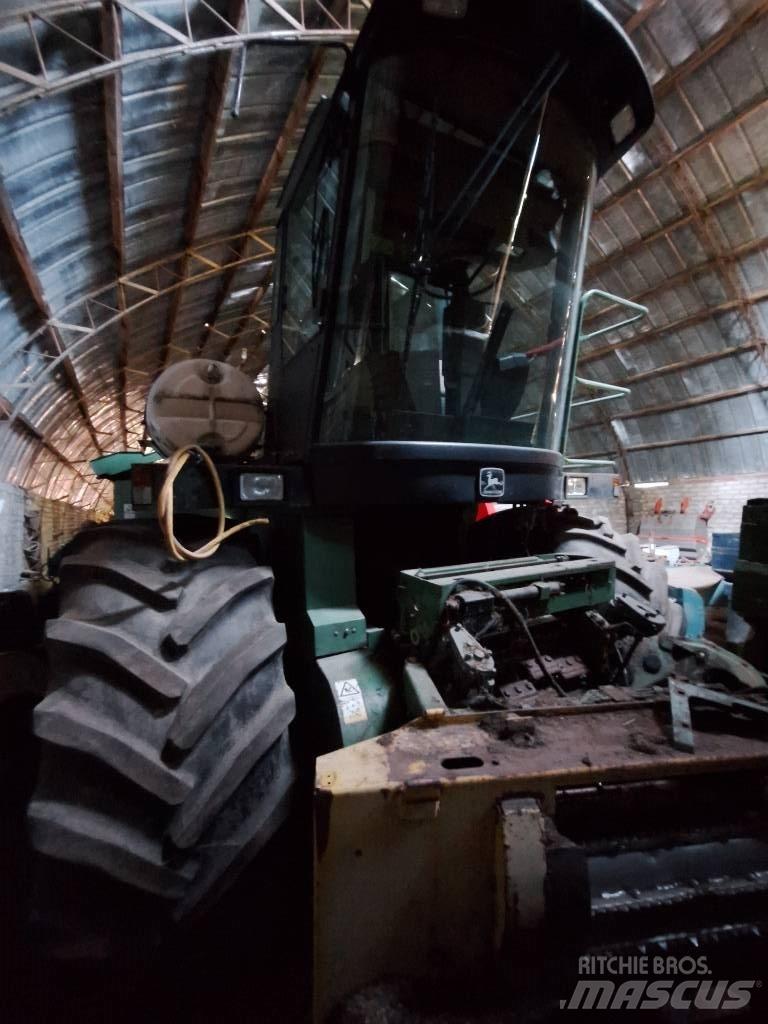 John Deere 6850 Mašine za stočnu hranu sa sopstvenim pogonom