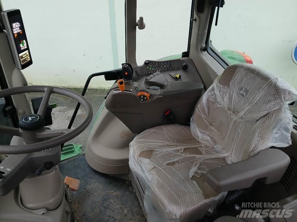 John Deere 6130M Traktori
