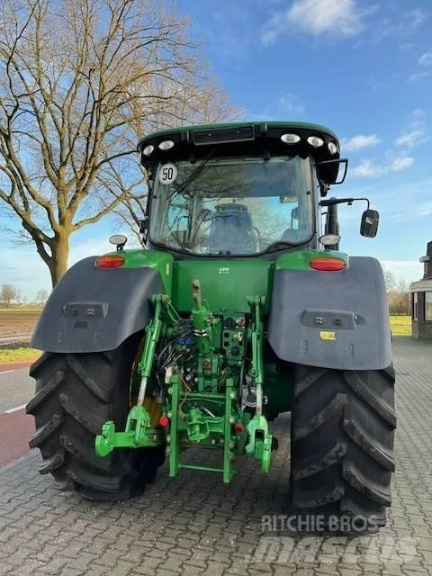 John Deere 7310 R Traktori