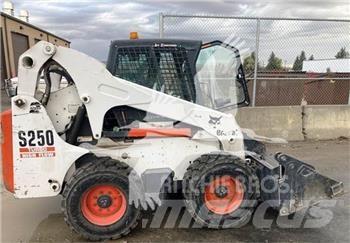 Bobcat S250 Skid steer mini utovarivači