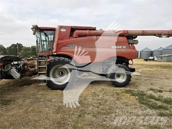 Case IH 8250 Kombajni