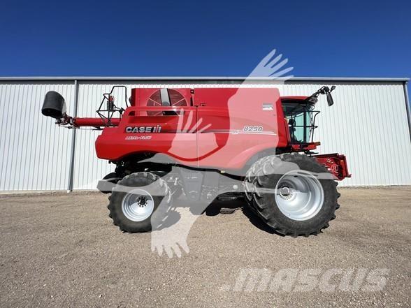 Case IH 8250 Kombajni