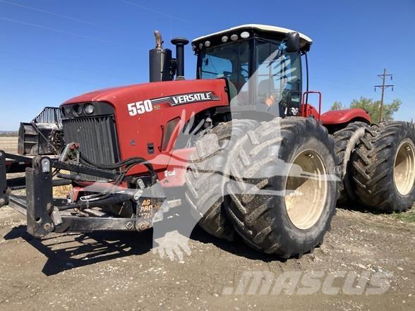 Versatile 550 Traktori
