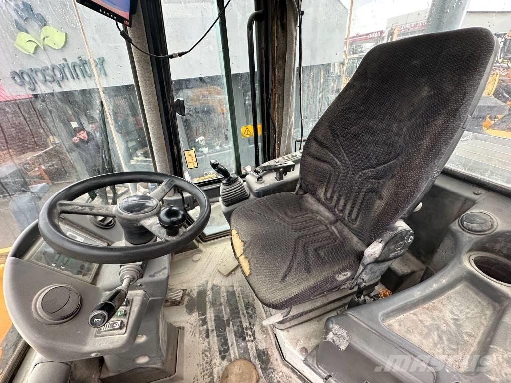 Liebherr L 524 Utovarivači na točkove