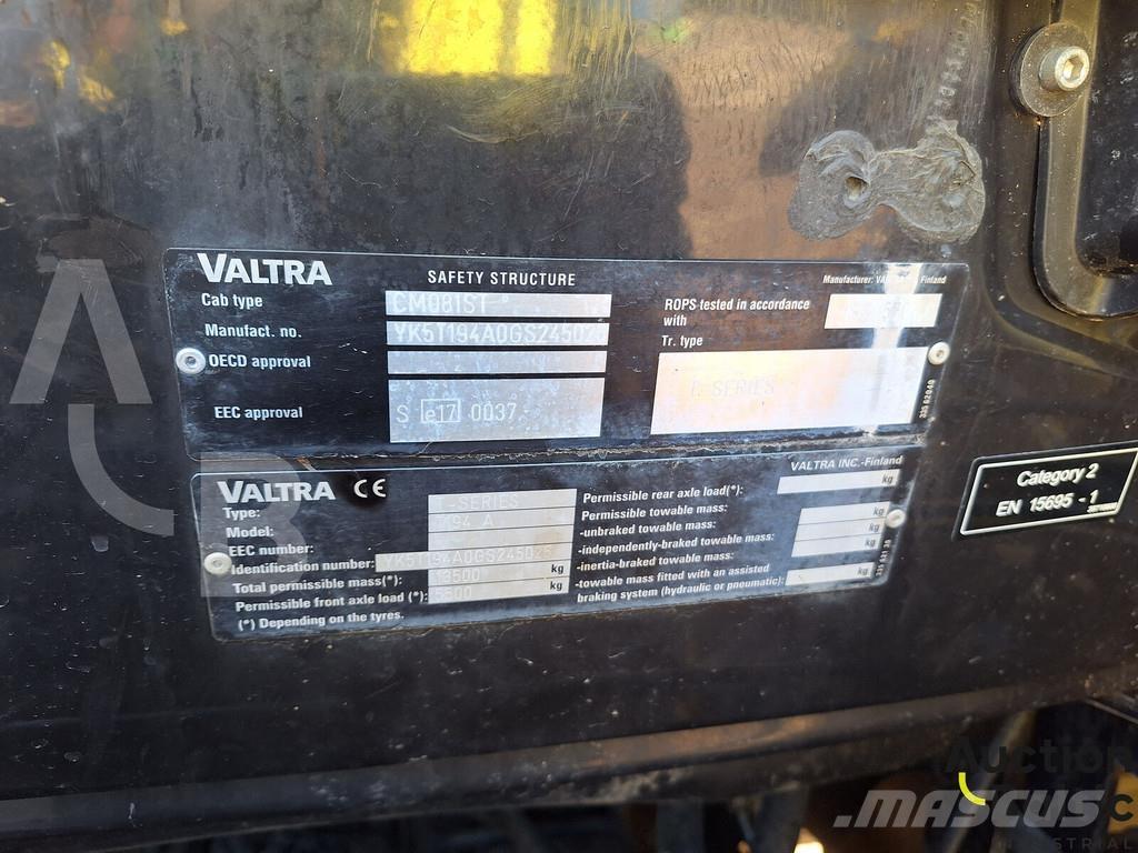 Valtra T 194 A Traktori