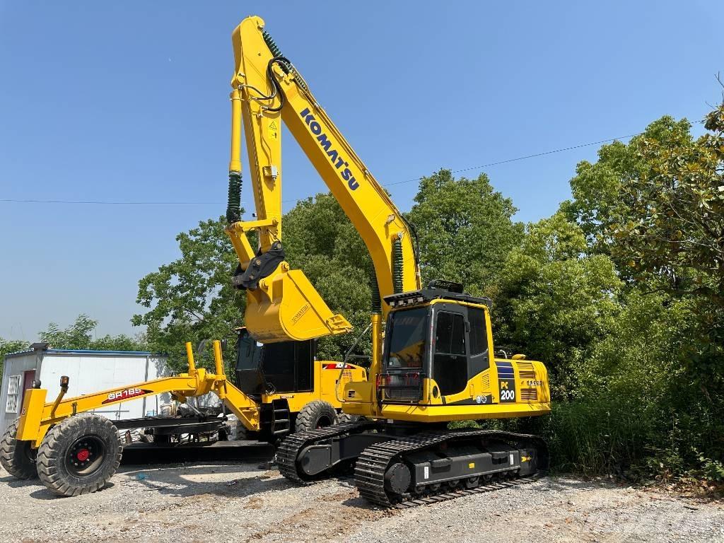 Komatsu PC200-8 Bageri guseničari