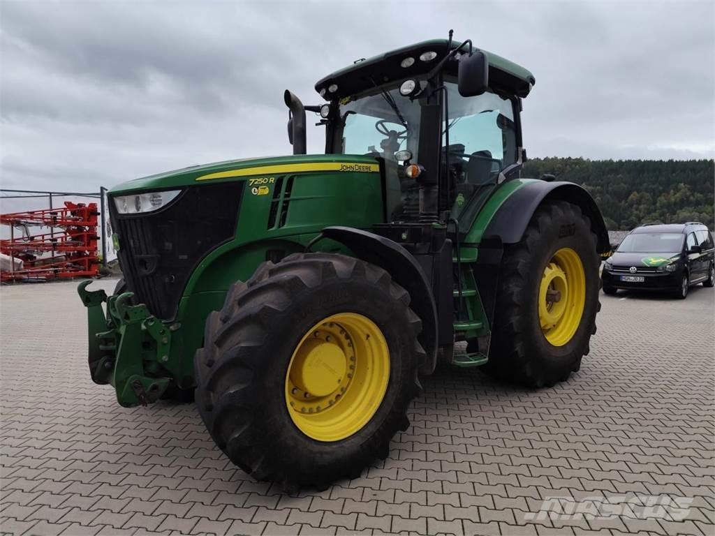 John Deere 7250R Traktori