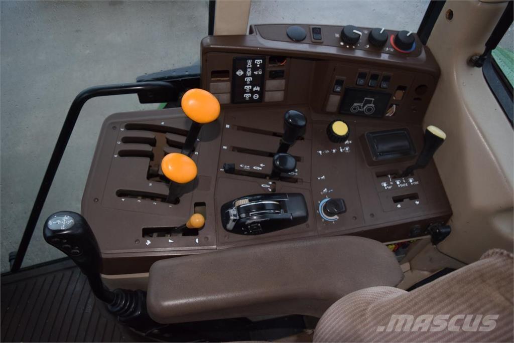 John Deere 6210 Traktori