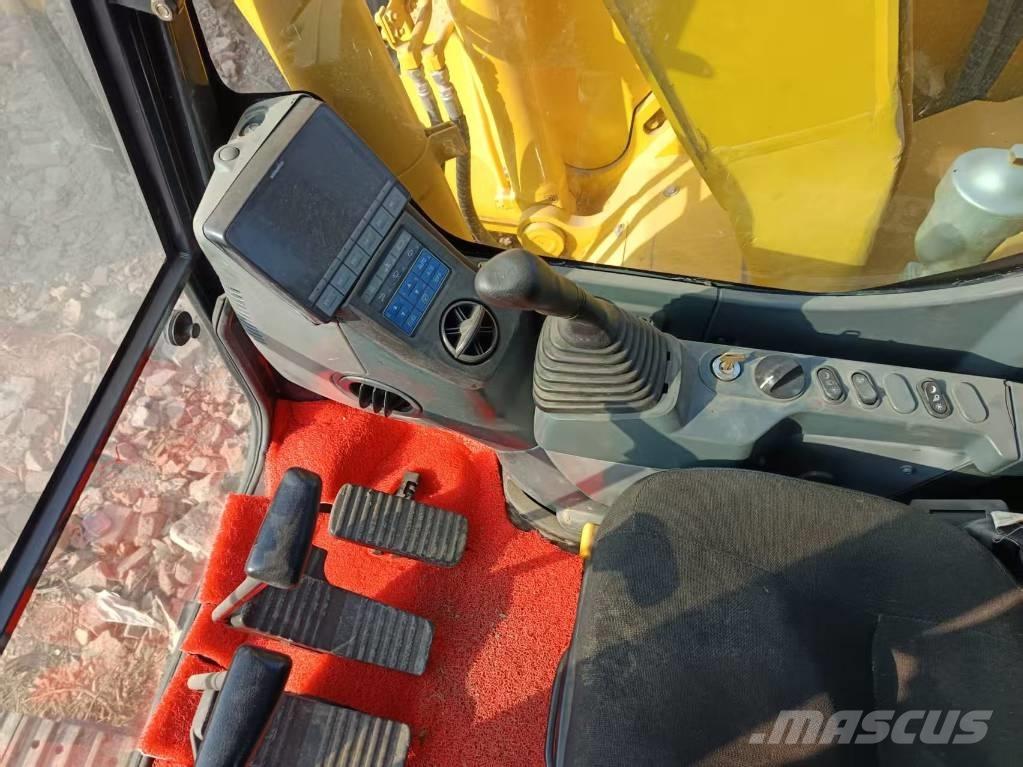 Komatsu PC 138 Bageri guseničari