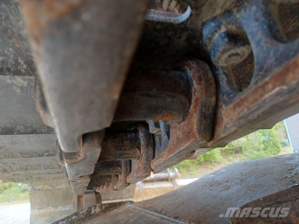 Hitachi ZX 135 US-6 Bageri guseničari