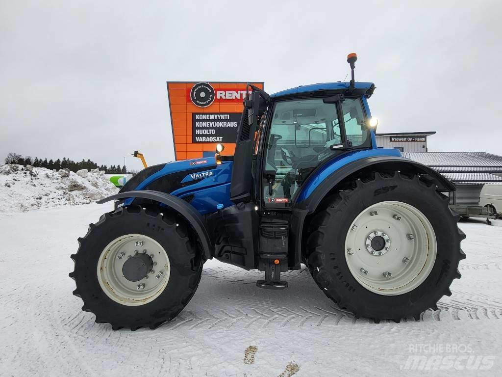 Valtra T 215 Traktori