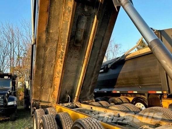 Mack GRANITE GU713 Kiperi kamioni