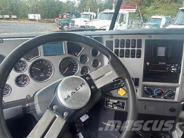 Mack GRANITE GU713 Kiperi kamioni