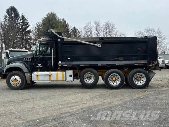 Mack GRANITE GU713 Kiperi kamioni
