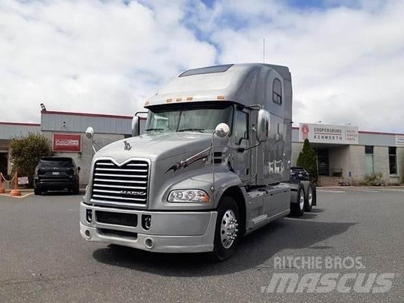 Mack PINNACLE CXU613 Tegljači