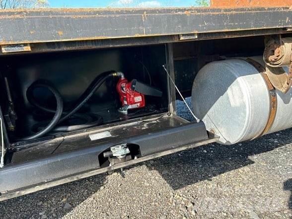 Peterbilt 330 Kamioni sa otvorenim sandukom