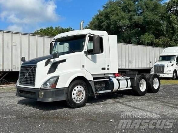 Volvo VNL64T300 Tegljači