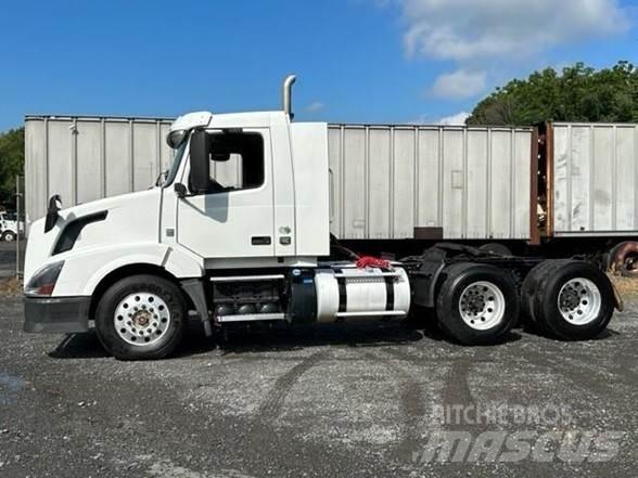 Volvo VNL64T300 Tegljači