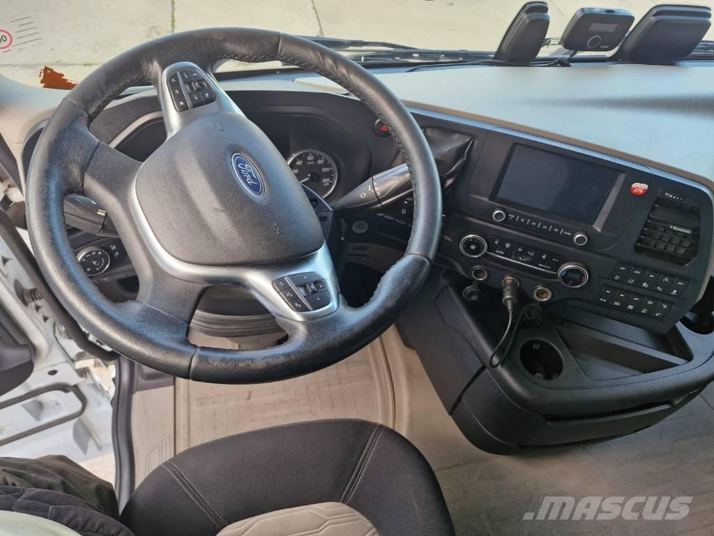 Ford F-Max Kamioni sa ciradom