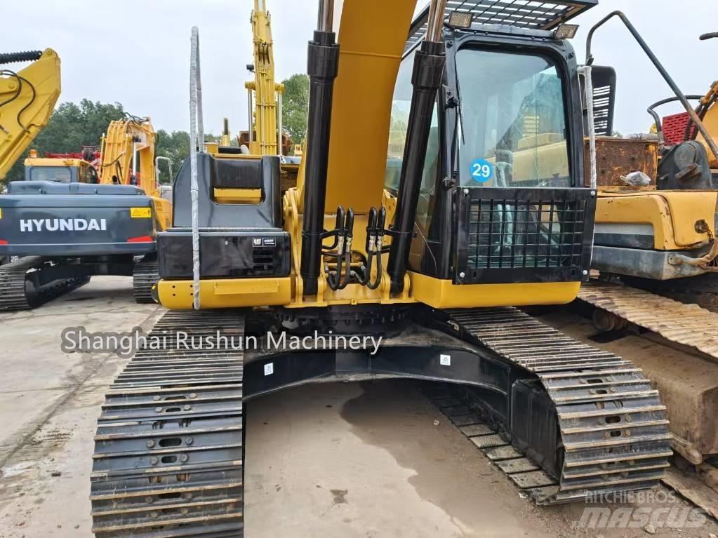 CAT 320D2 Bageri guseničari