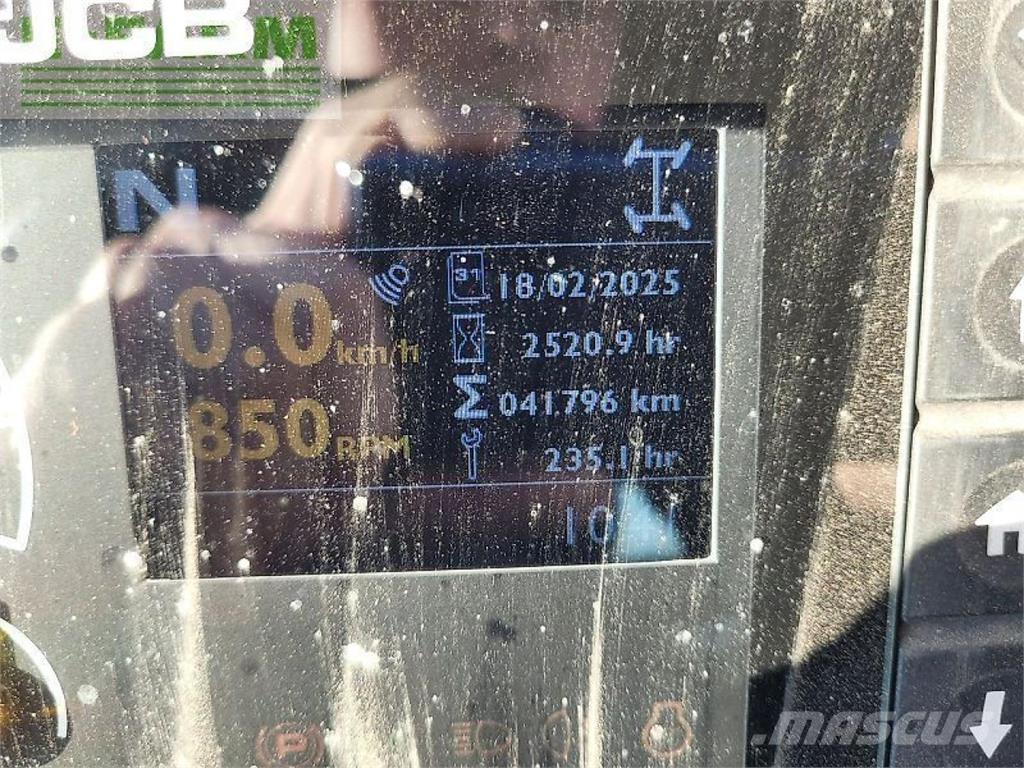 JCB 4220 fastrac Traktori