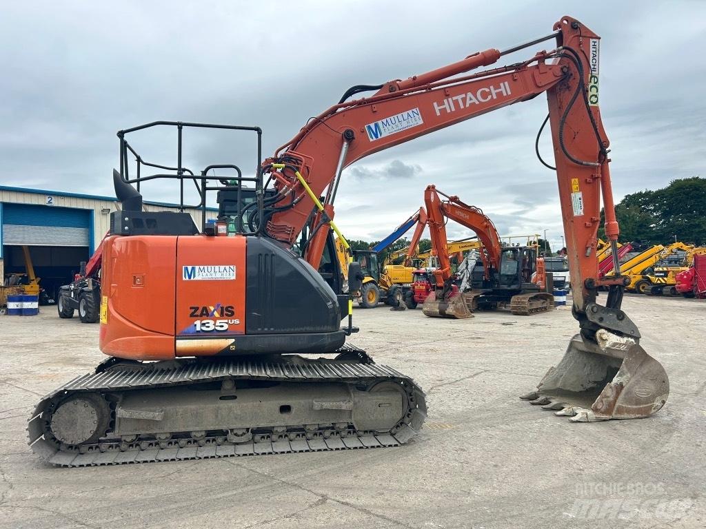 Hitachi ZX135 US-6 Bageri guseničari