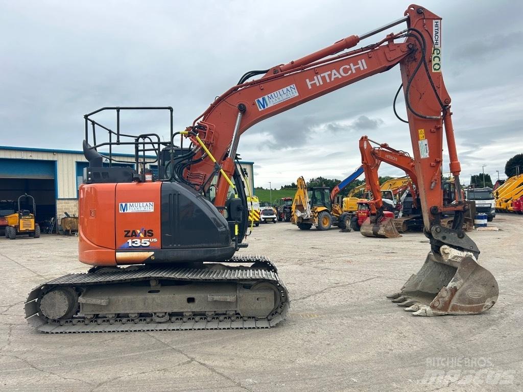 Hitachi ZX135 US-6 Bageri guseničari