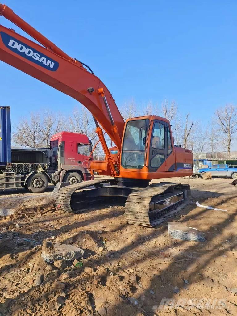 Doosan DH225LC-7 Bageri guseničari