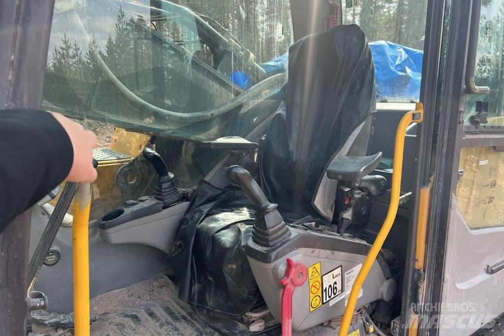 Volvo 460CL Bageri guseničari