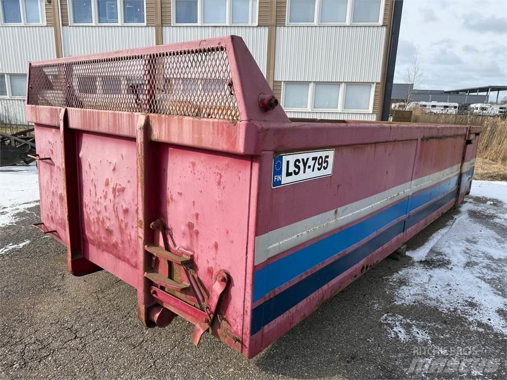 Sisu R500 8X2 Kamioni za podizanje kablova