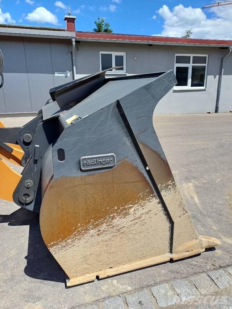 CASE 821 G Utovarivači na točkove