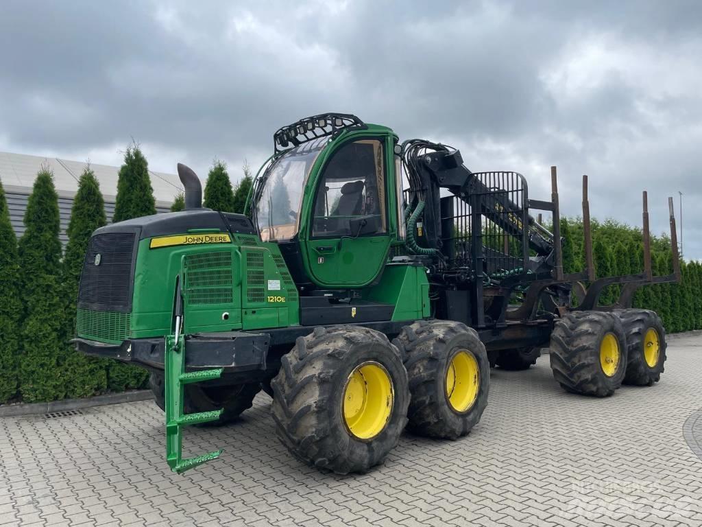 John Deere 1210 E Forvarderi
