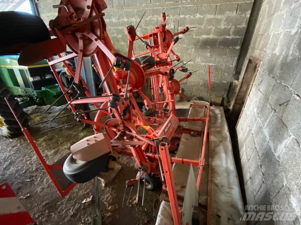 Kuhn Gf7601MH Okretači i sakupljači sena