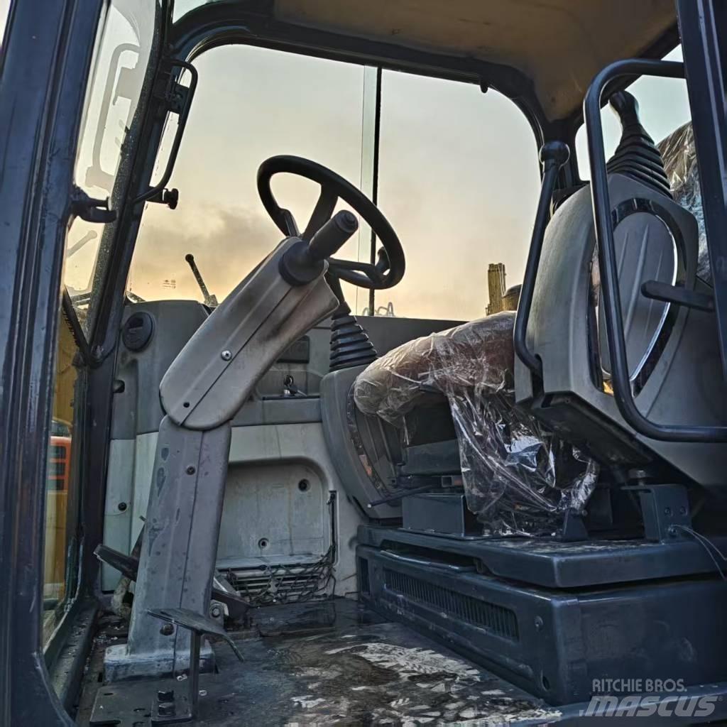 Hyundai 60 W Bageri točkaši