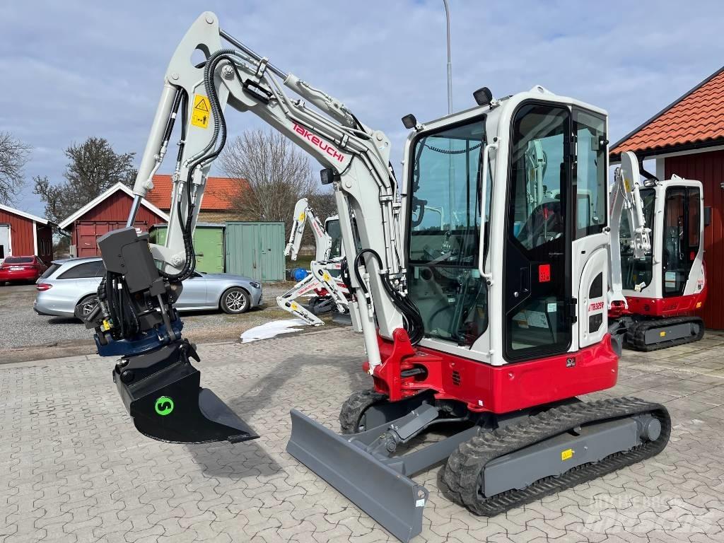 Takeuchi TB325R Mini bageri < 7t