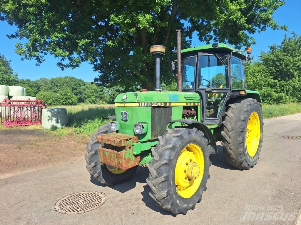 John Deere 3040 Traktori