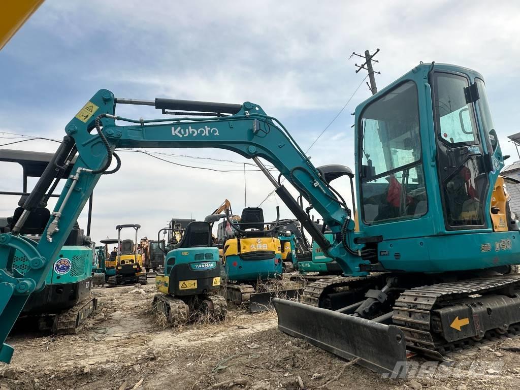 Kubota 30 Bageri guseničari