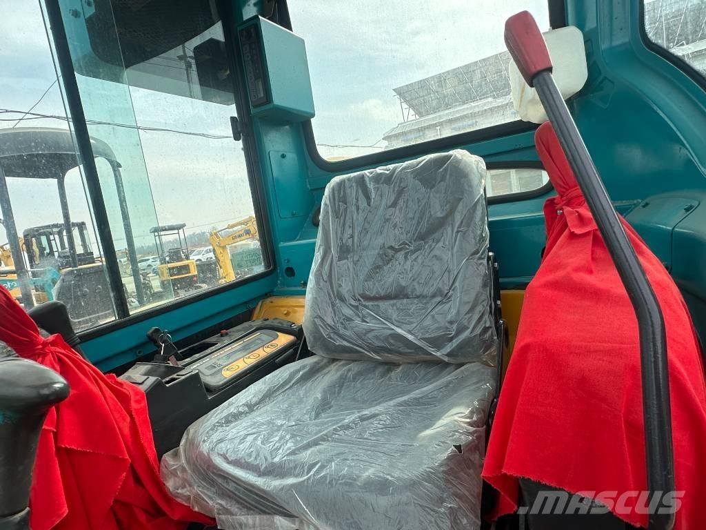 Kubota 30 Bageri guseničari