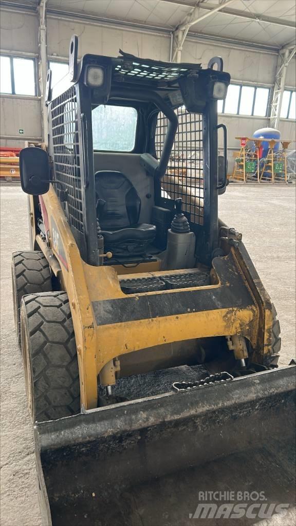 CAT 216 B Skid steer mini utovarivači