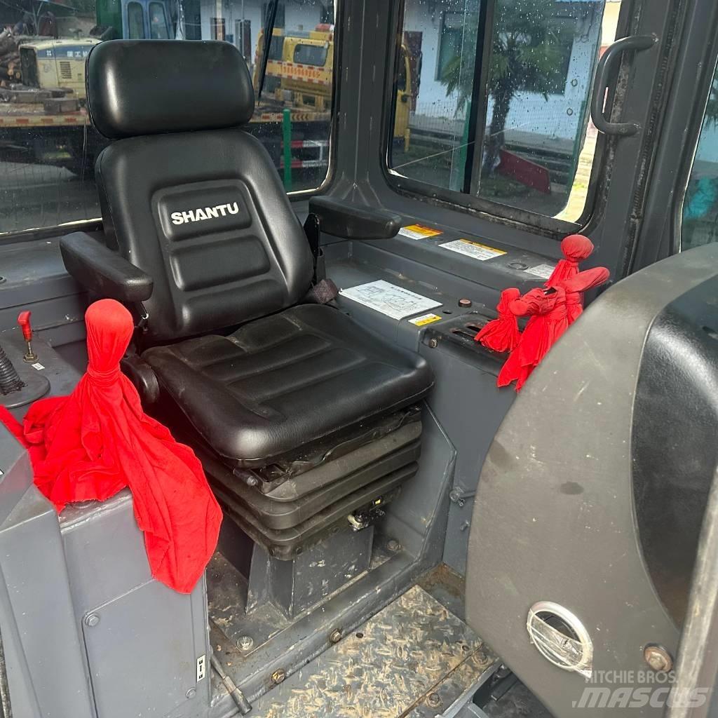 Shantui SD16 Buldožeri guseničari