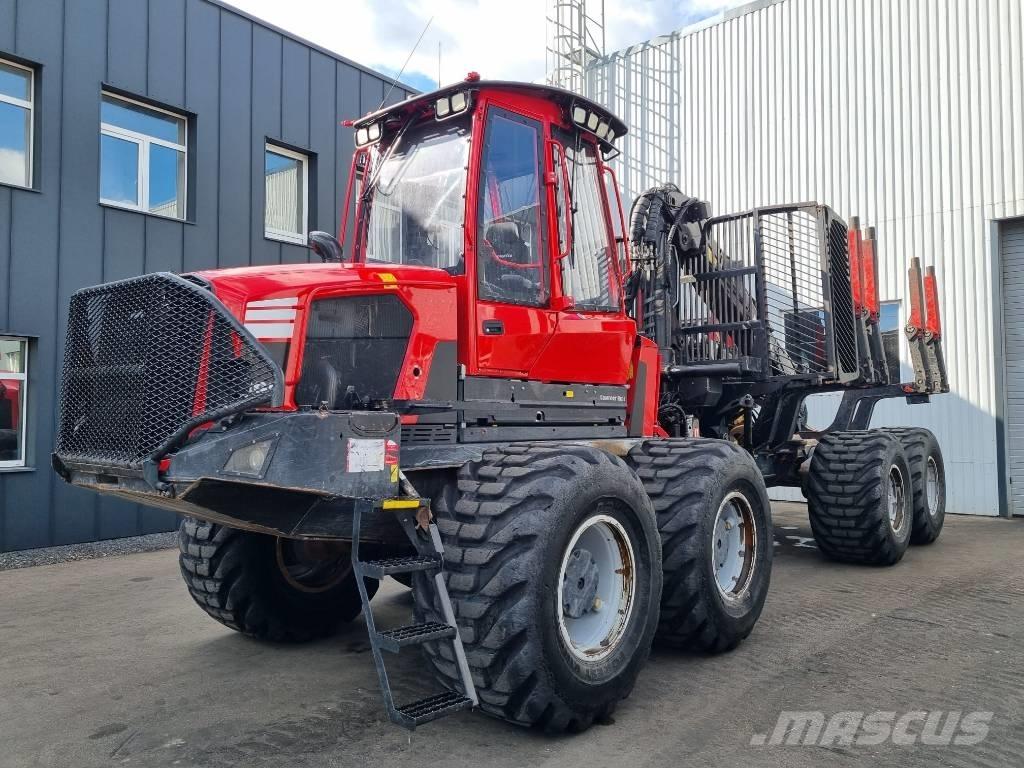 Komatsu 895 Forvarderi