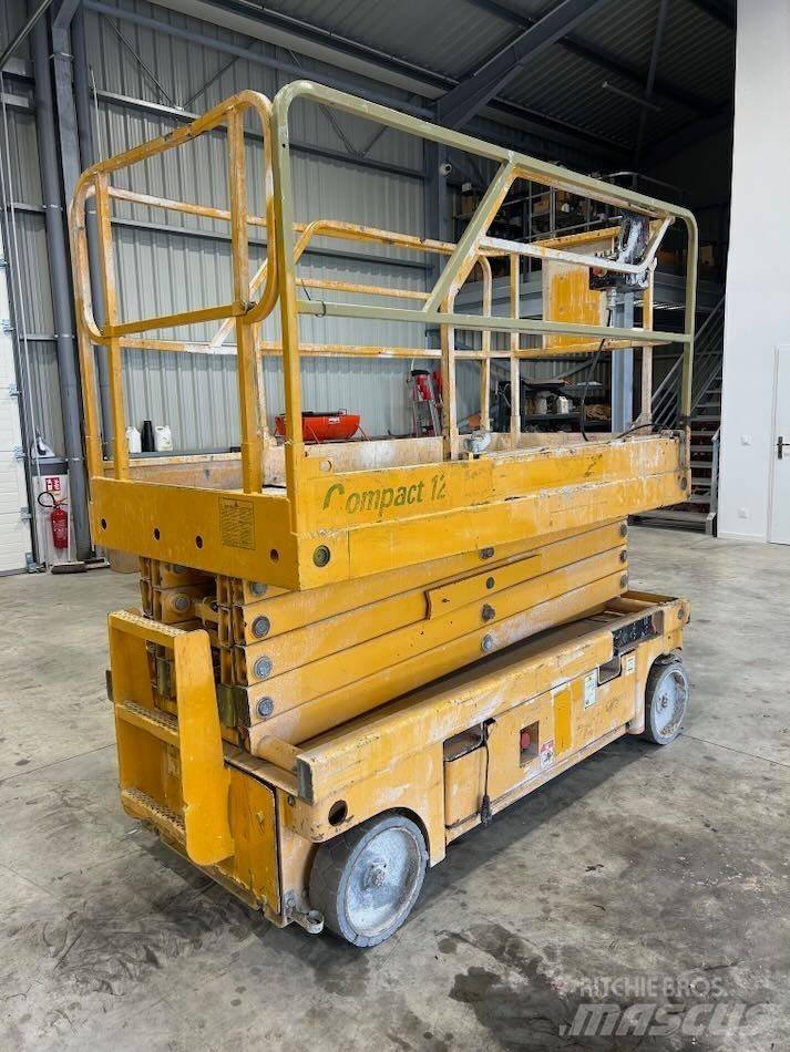 Haulotte Compact 12 Makazaste platforme