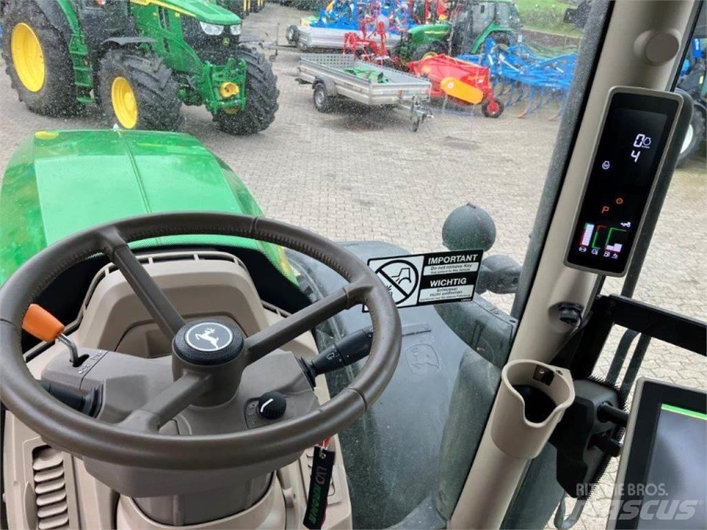 John Deere 6R 215 Traktori