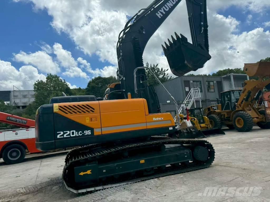 Hyundai 220 Midi bageri 7t – 12t